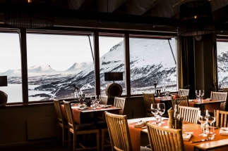 Arctic-Sweden-Skiing-holiday---björkliden-restaurant